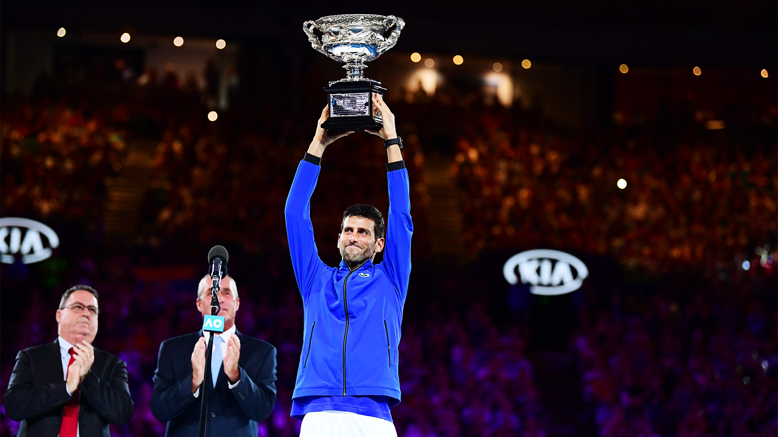 Djokovic vence final e faz história no Open da Austrália