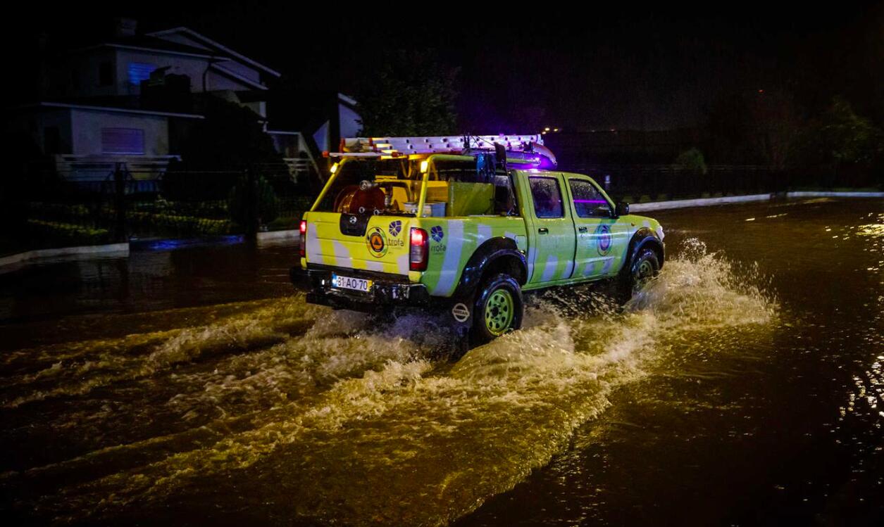 Tempestade Elsa traz o caos: dois mortos, trânsito condicionado, infraestruturas danificadas