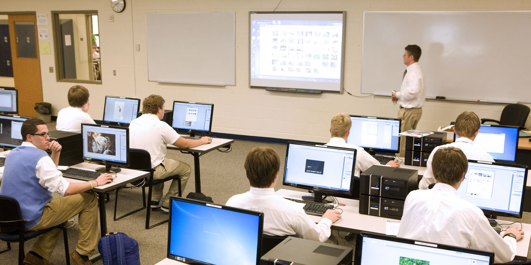 O impacto das novas tecnologias na aprendizagem universitária: como a inteligência artificial e as plataformas digitais estão a mudar o ensino.